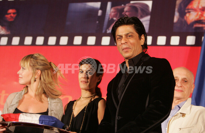 ボリウッド俳優シャールク・カーン、フランス芸術文化勲章を受章