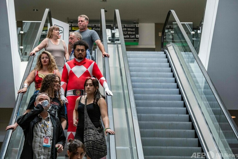 米ボストンでコミックと映画の祭典 コスプレーヤーも参加