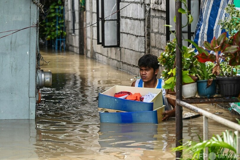 台風16号がフィリピン上陸 救助隊5人死亡