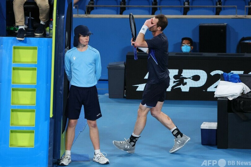 カラツェフが決勝でマレーを圧倒、全豪OP前哨戦を制す 