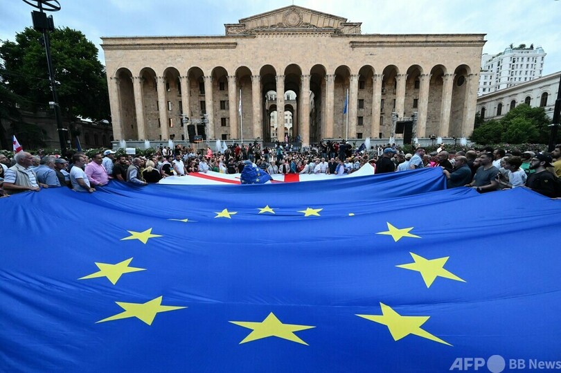 ジョージア、首相辞任求め大規模集会 EU候補国ならず反発