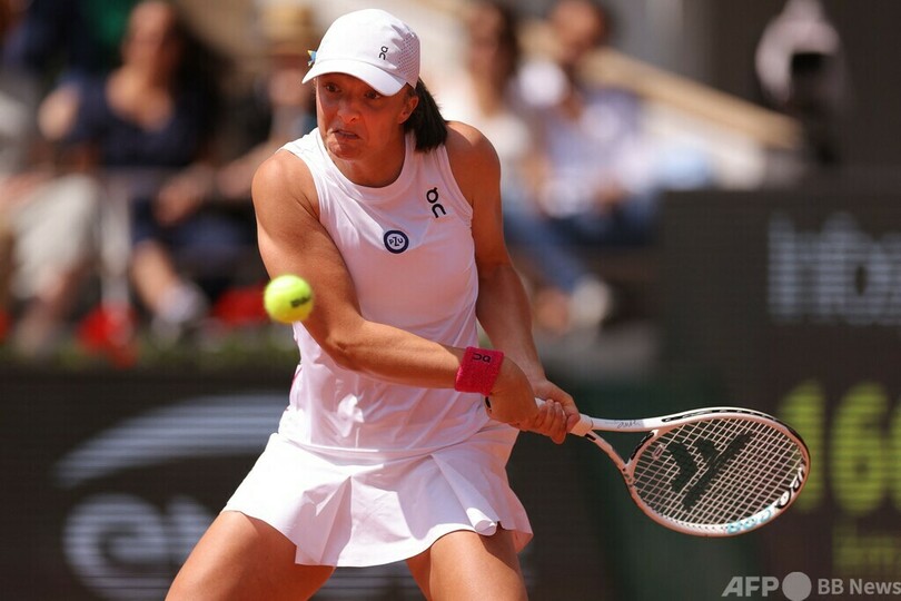 シフィオンテクが3度目の全仏V ムホバとの熱戦制し連覇 