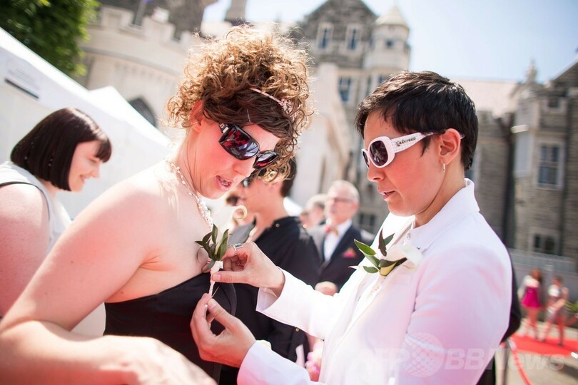 同性愛カップルの合同結婚式、「ワールド・プライド」 トロント