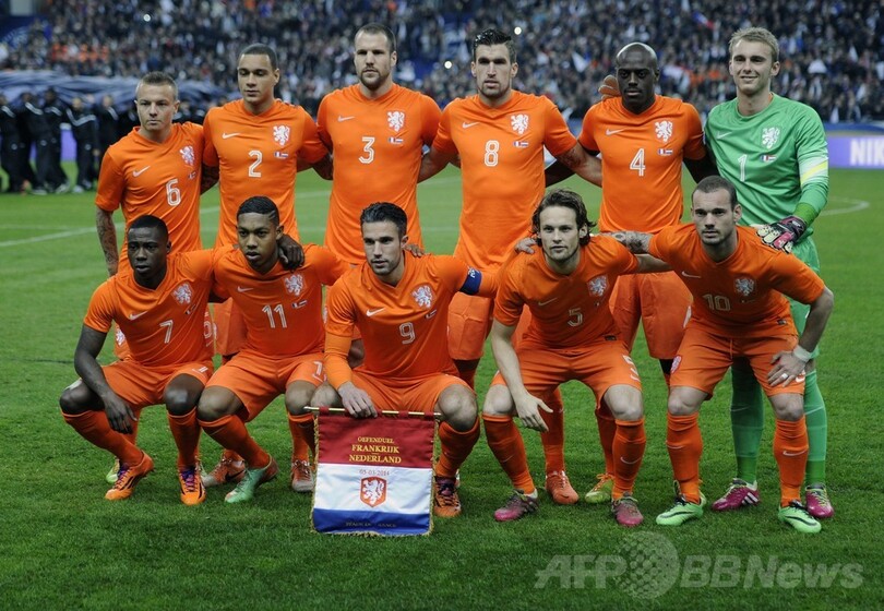 フランスがオランダに快勝！ベンゼマが活躍 サッカー国際親善試合