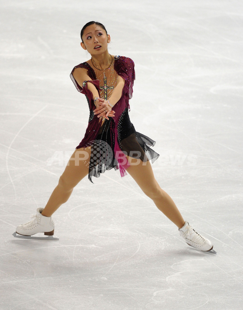女子SP 長洲が首位 浅田2位 キム・ヨナは7位、10世界フィギュア