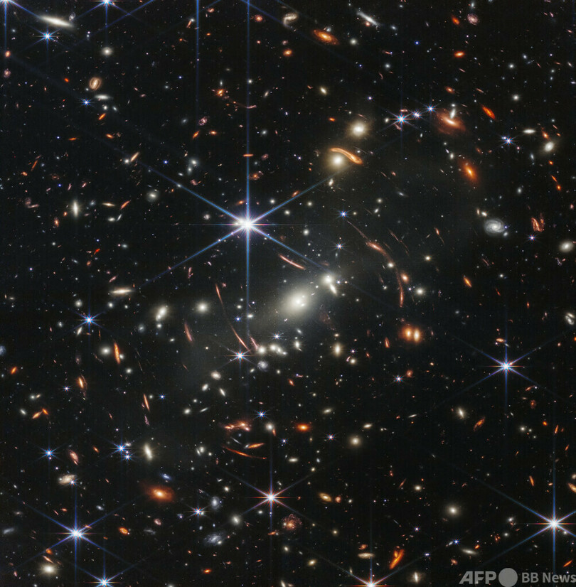 ウェッブ望遠鏡の新画像公開 天文学の新時代開く