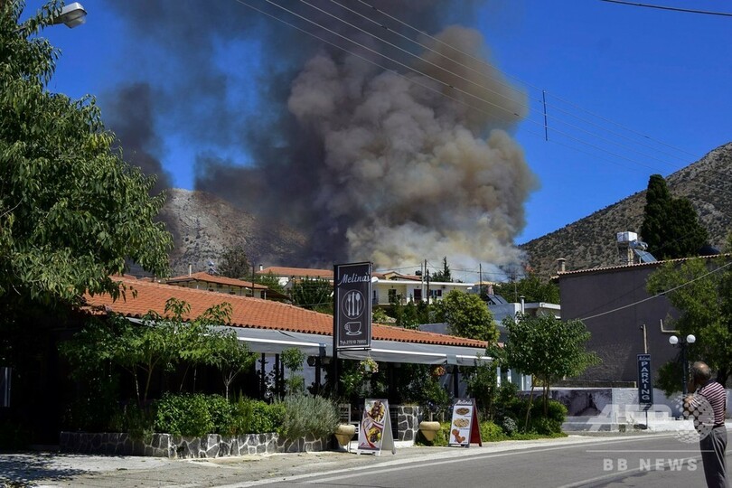 ギリシャ 青銅器時代の遺跡近くで原野火災