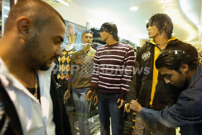 イラクの治安状況の改善で、市場やショッピングモールが盛況