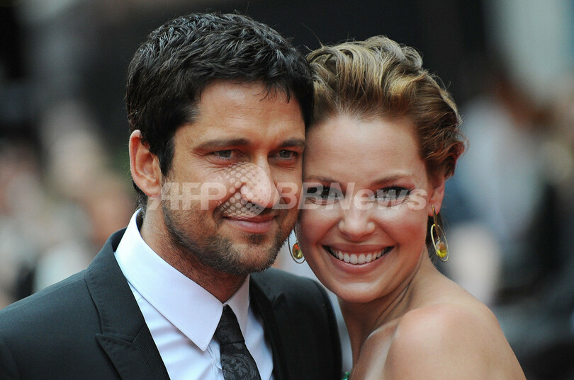 『男と女の不都合な真実』英プレミア、キャサリン・ハイグルのドレスに注目