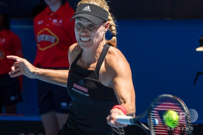 フェデラー快勝、王者スイスがホップマン杯白星発進