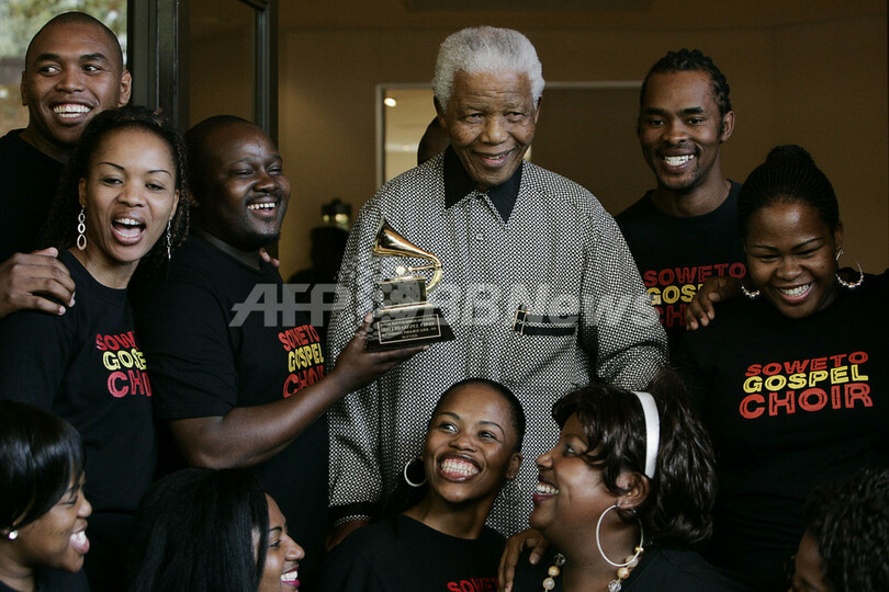 「ソウェト・ゴスペル・クワイヤ」、マンデラ元南アフリカ大統領と交流