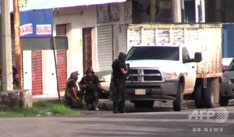 麻薬王エル・チャポの息子、銃撃戦の末に身柄拘束