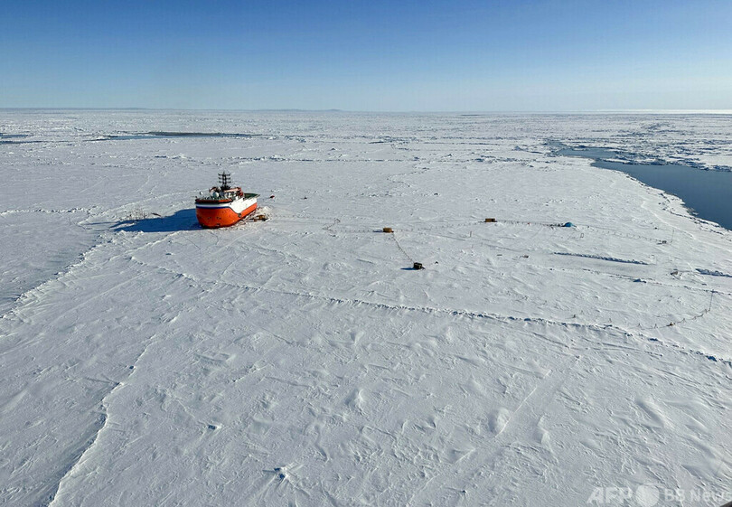 ノルウェー救急ヘリ、北極付近の調査船からロシア人救出