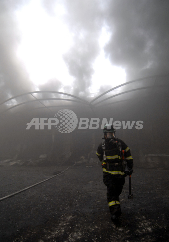 韓国の倉庫地下で火事、40人死亡