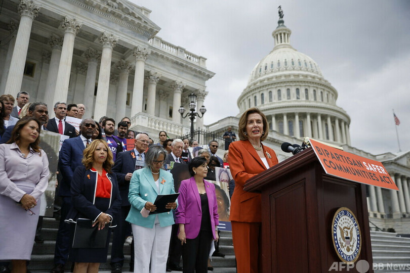 米議会、銃規制強化法案を可決