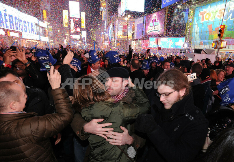NYタイムズスクエアの新年カウントダウン