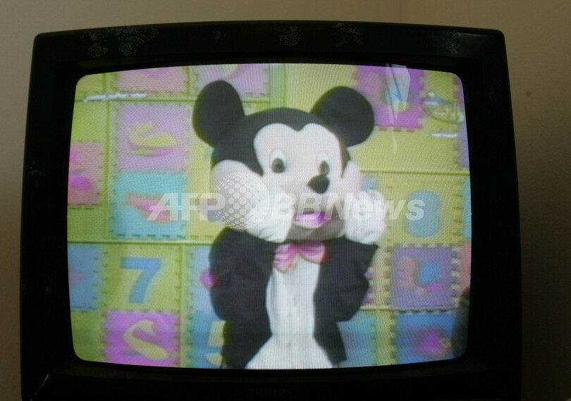 反イスラエルをテレビから呼びかける「ミッキー・ハマス」 - パレスチナ自治区