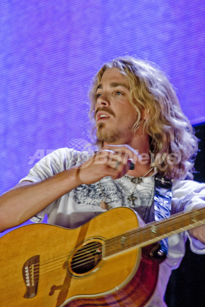 「2008 CMA Music Festival」ビリー・レイ・サイラスらがパフォーマンスを披露