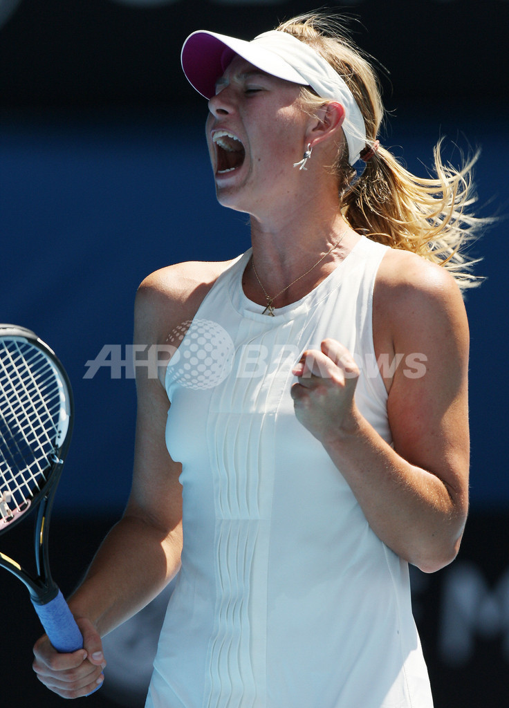 シャラポワ イワノビッチ降し全豪初制覇