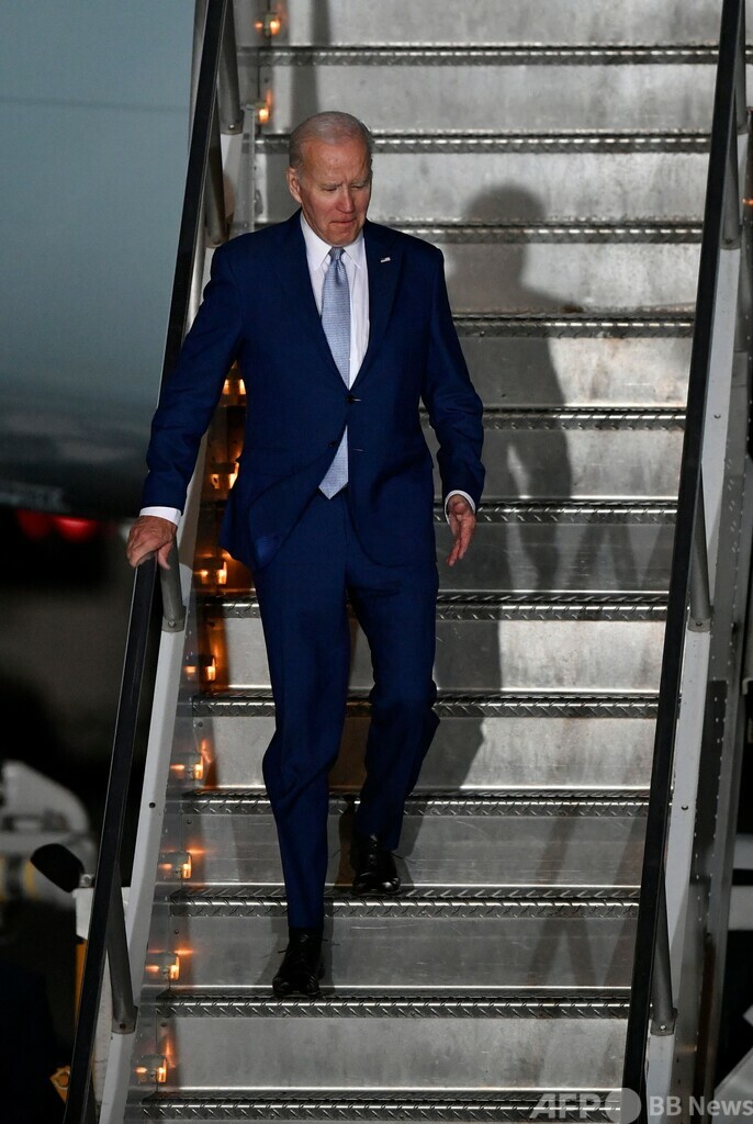 バイデン氏、北米3首脳会議でメキシコ入り 国境も初視察