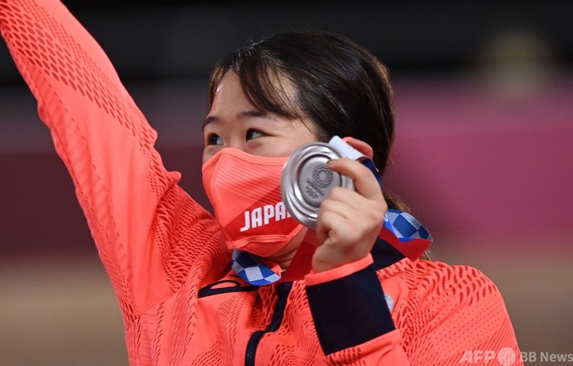 梶原が女子オムニアムで銀、自転車で日本女子初のメダル