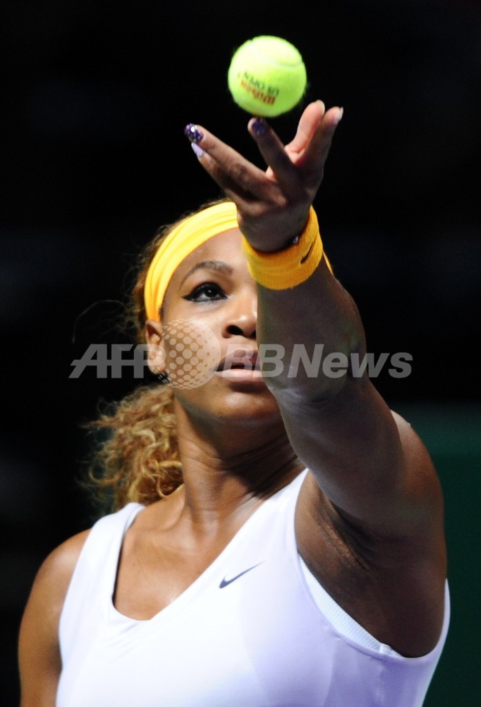 セレーナ、ケルバーを寄せ付けず連覇へ好発進 WTAツアー選手権