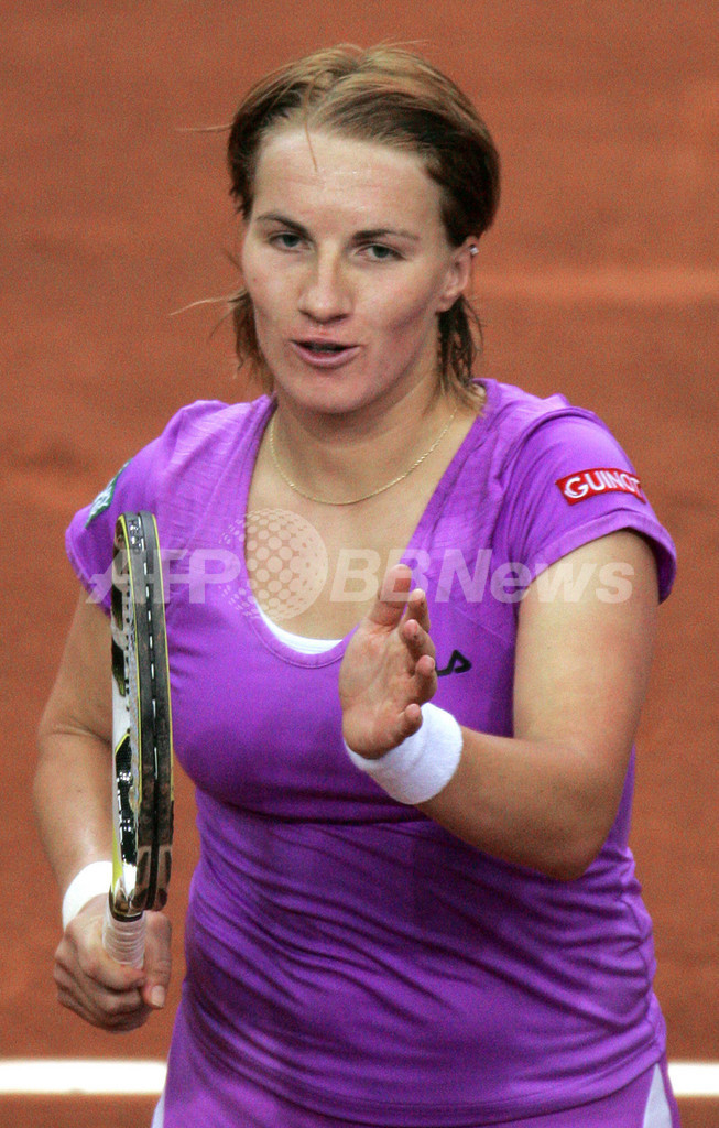 ＜女子テニス 07フェドカップ＞ロシア クズネツォワが勝利し3連勝で準決勝進出 - ロシア