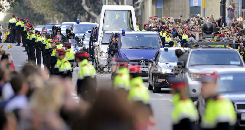 ガウディのサグラダ・ファミリア、ローマ法王が正式に教会に認定
