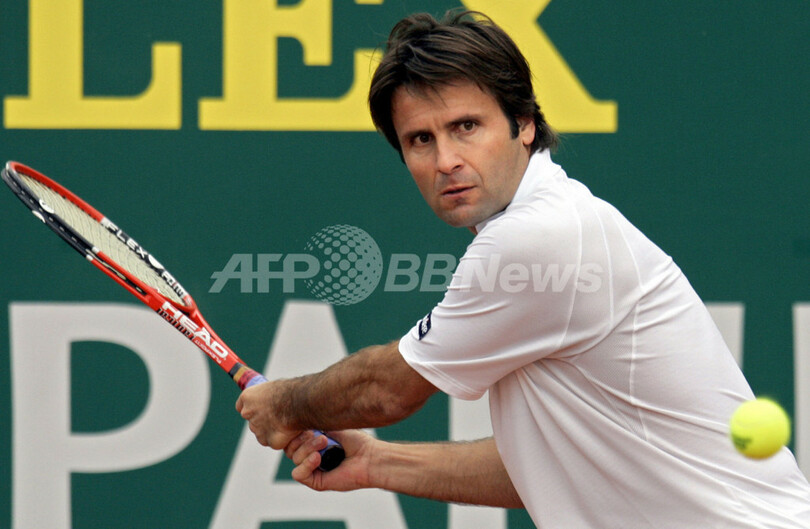 サントロ 1回戦で姿を消す