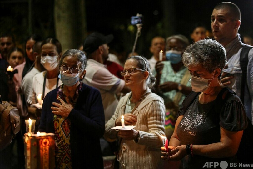 コロンビア刑務所で暴動、火災で52人死亡