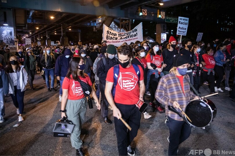 米フィラデルフィアで外出禁止令 黒人射殺で暴動