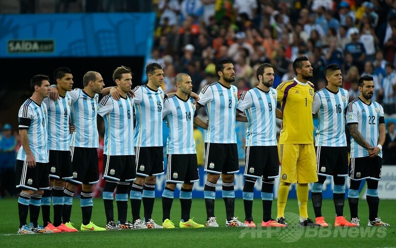 オランダ対アルゼンチンの準決勝でディ・ステファノ氏に黙とう