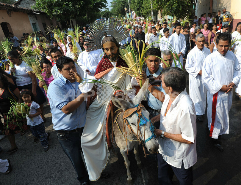 キリスト復活祭まで一週間、各地で「枝の主日」祝う