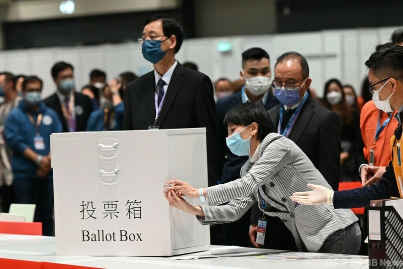 香港議会選挙、投票率過去最低の30％