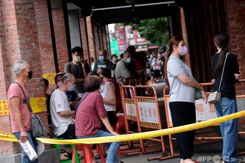 感染者急増で閑散とした街並み 台湾