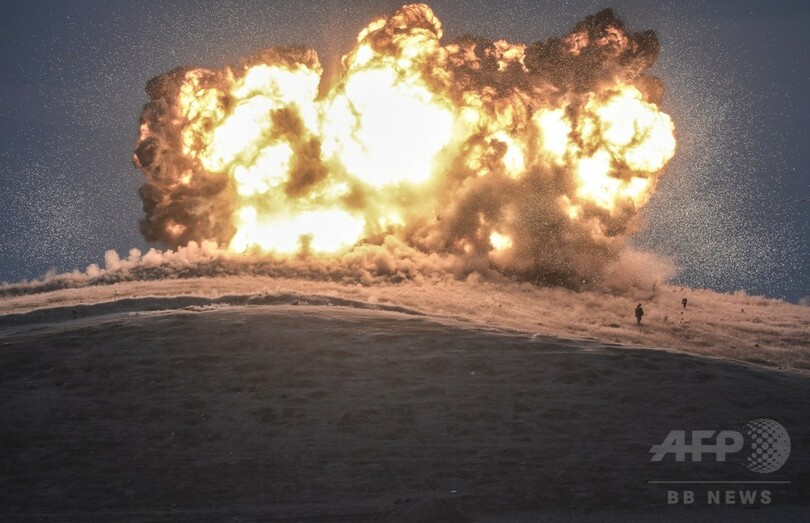 イスラム国狙った空爆の瞬間を撮影、逃げ去る戦闘員 写真9枚 ...