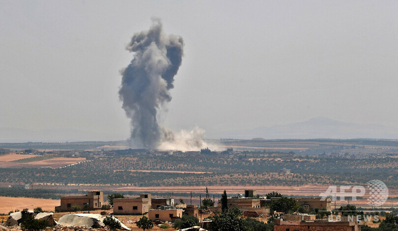 トルコ軍がシリアに越境、政権側の空爆で足止め