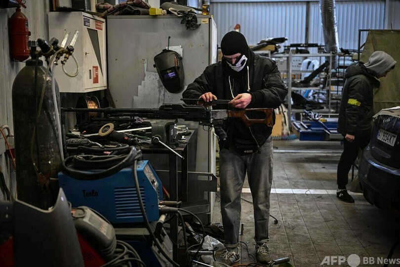 「最後の橋」に爆薬、ロシア軍阻止へ 緊迫のキエフ西郊