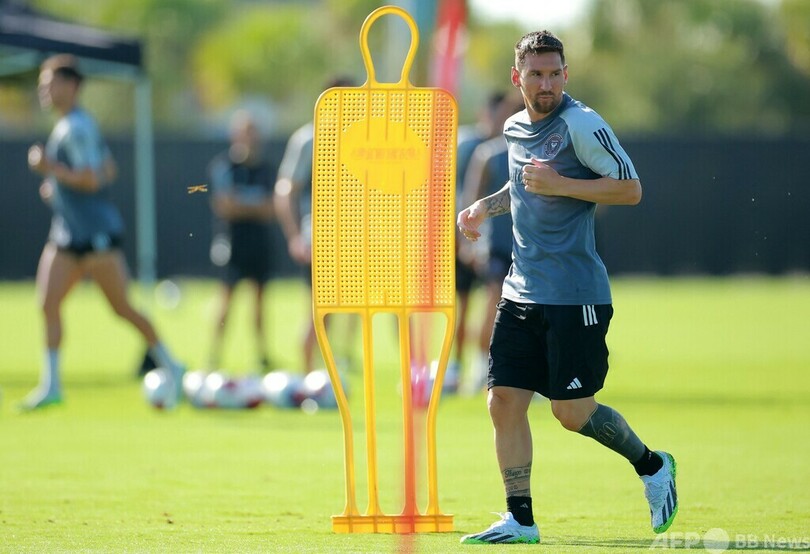 メッシが新天地で始動、マイアミの暑さの中で練習合流