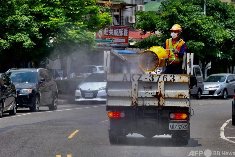 感染者急増で閑散とした街並み 台湾
