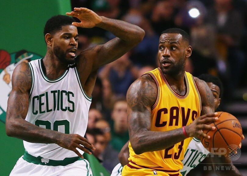 キャブスがセルティックスに勝利、レブロンとラブがけん引