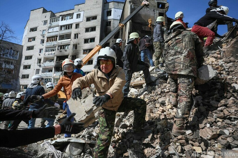 キーウ近郊で26人の遺体、ウクライナ大統領「ブチャよりひどい」