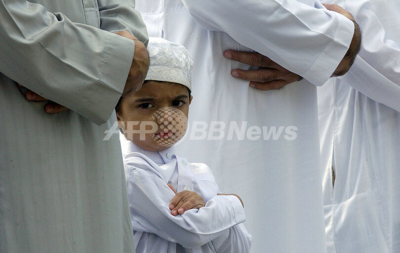 ラマダン明けの祭り「イード・アル・フィトル」、世界中のイスラム教徒が祝う