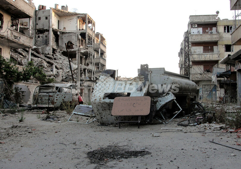 シリア軍、北部アレッポ制圧に向け部隊配備 反体制派は空軍基地を攻撃