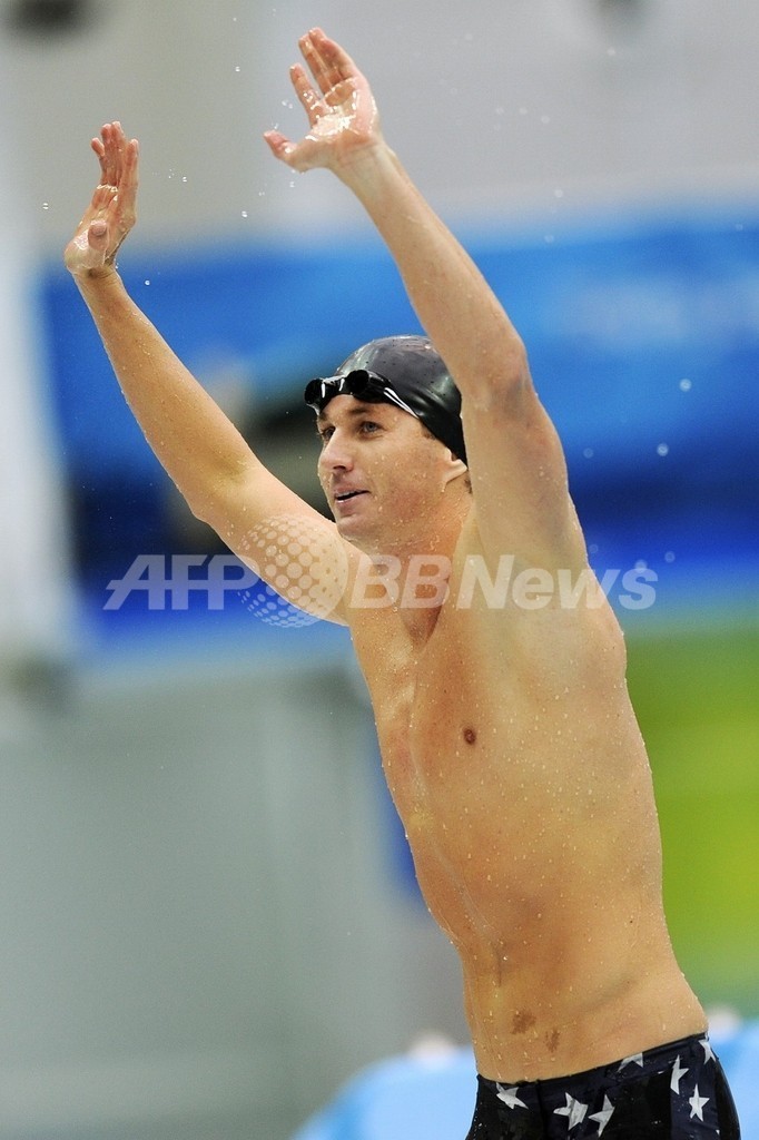 ピアソル 世界新で男子100メートル背泳ぎ連覇