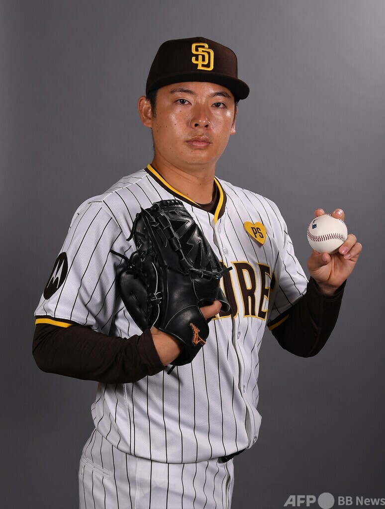 パドレスのダルビッシュと松井、春季キャンプ恒例のフォトデーに参加