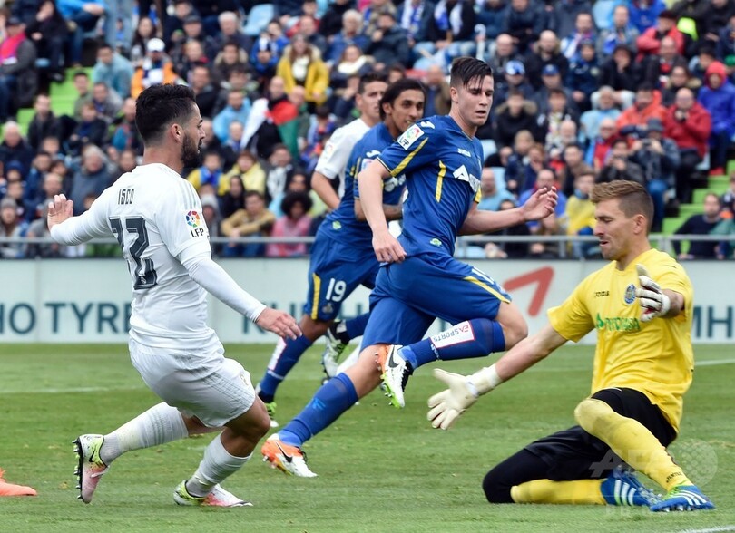 レアル大勝で上位に肉薄、ベンゼマが失意振り払う活躍