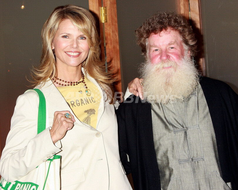 モデルのクリスティ・ブリンクリーら、オーガニック農業団体のイベントに参加