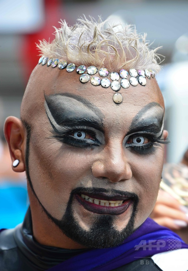 中米コスタリカで「ゲイ・プライド・パレード」、オーランドへの連帯も