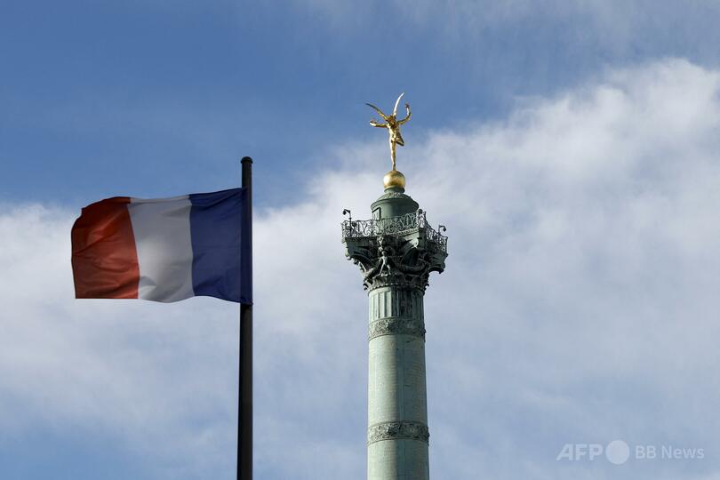 上院議場で女性のスカート内盗撮、男に執行猶予付き判決 フランス